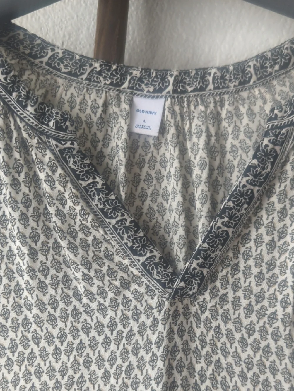 Old Navy Cream Maxi Dress With Black Print - Picture 2 of 3
